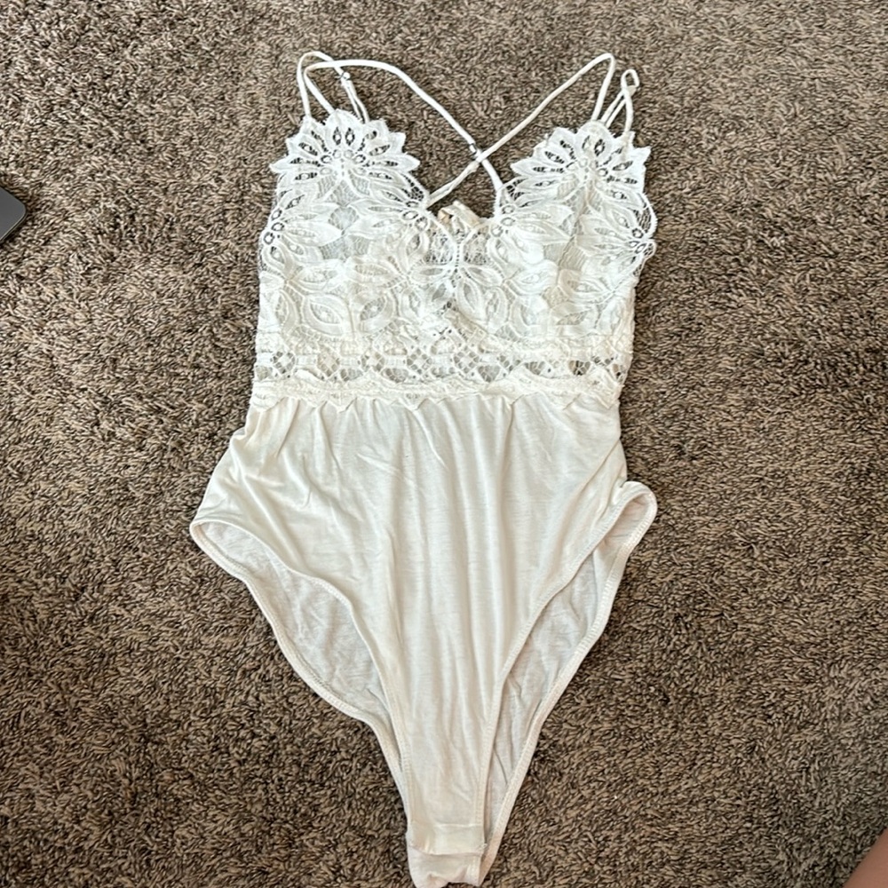 White lace bodysuit women’s size Small